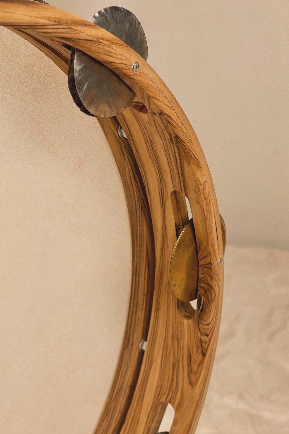 MORICA - olive wood modern tamburello