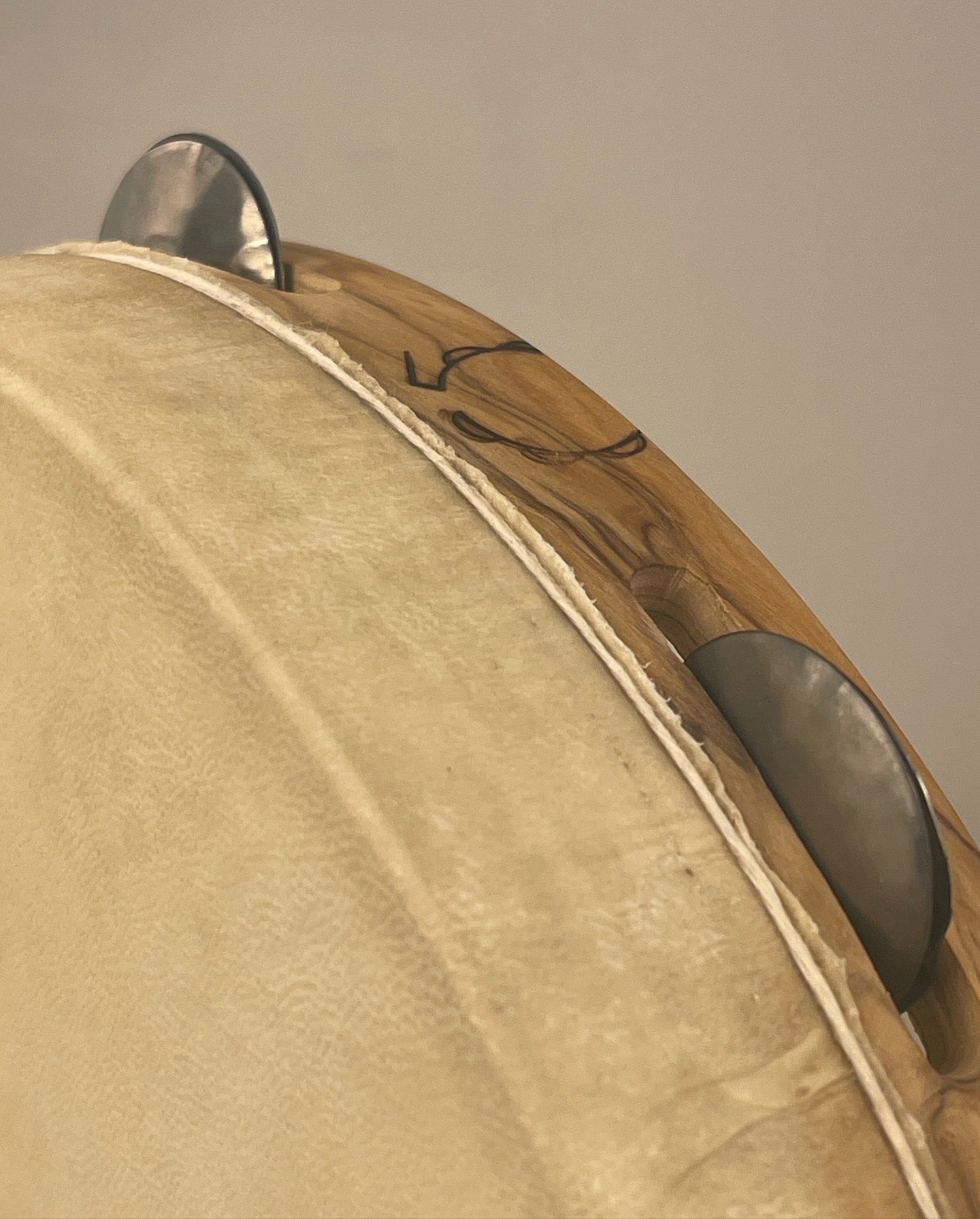 BASILICO - Olive Wood Tamburello | Handcrafted in Italy