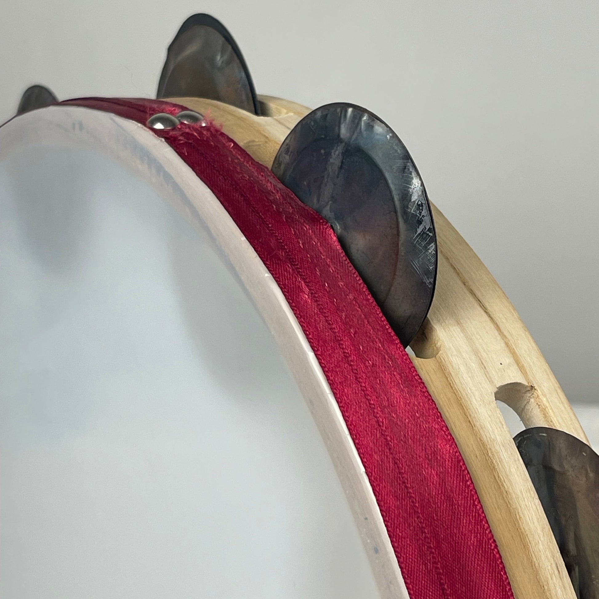 Beechwood tambourine with 9 pairs of jingles – studio and stage use