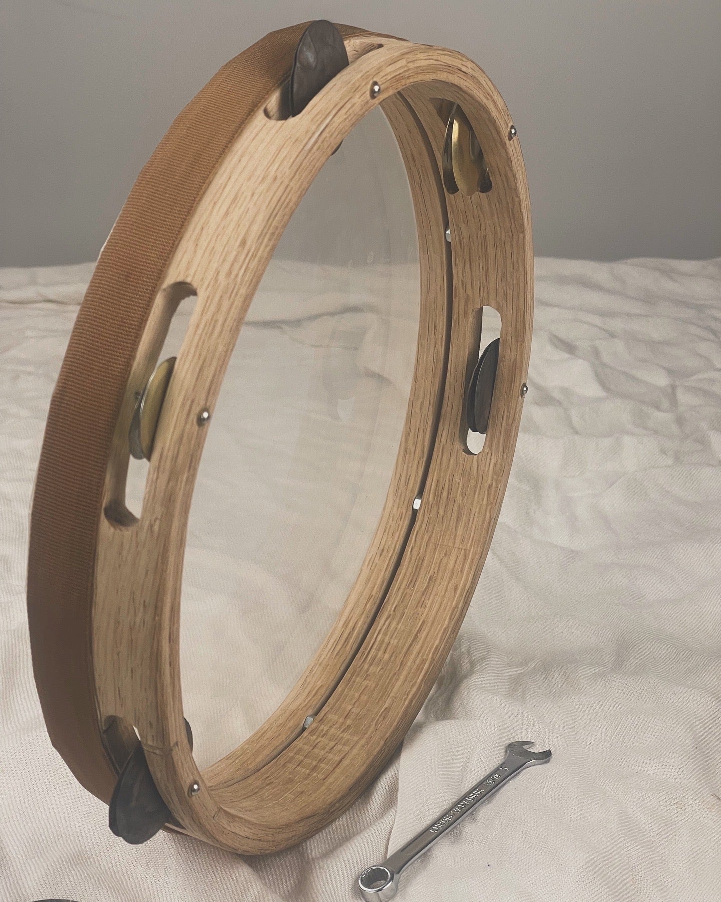 Side view of Cerro tamburello highlighting the 5 cm shell thickness for enhanced projection