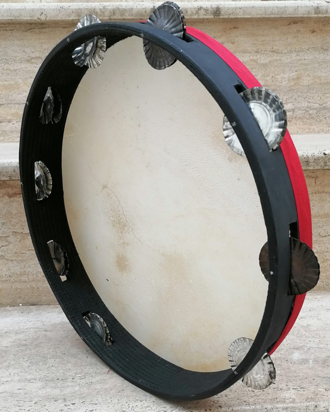 Traditional Italian tambourine with modern sound twist