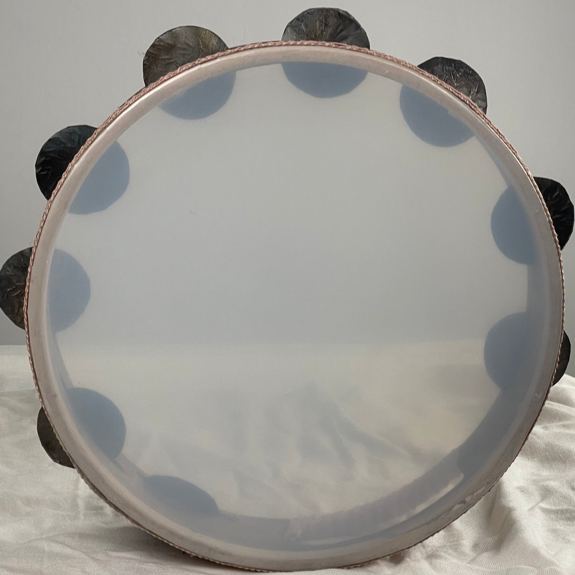 Traditional tamburello 35 cm with matte Mylar head and walnut beechwood frame