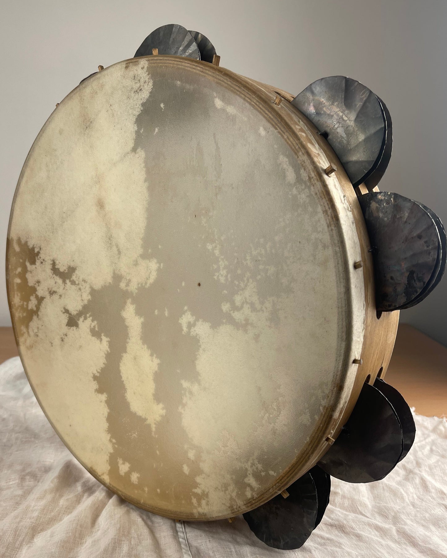 itria-goatskin-tambourine-walnut-38cm