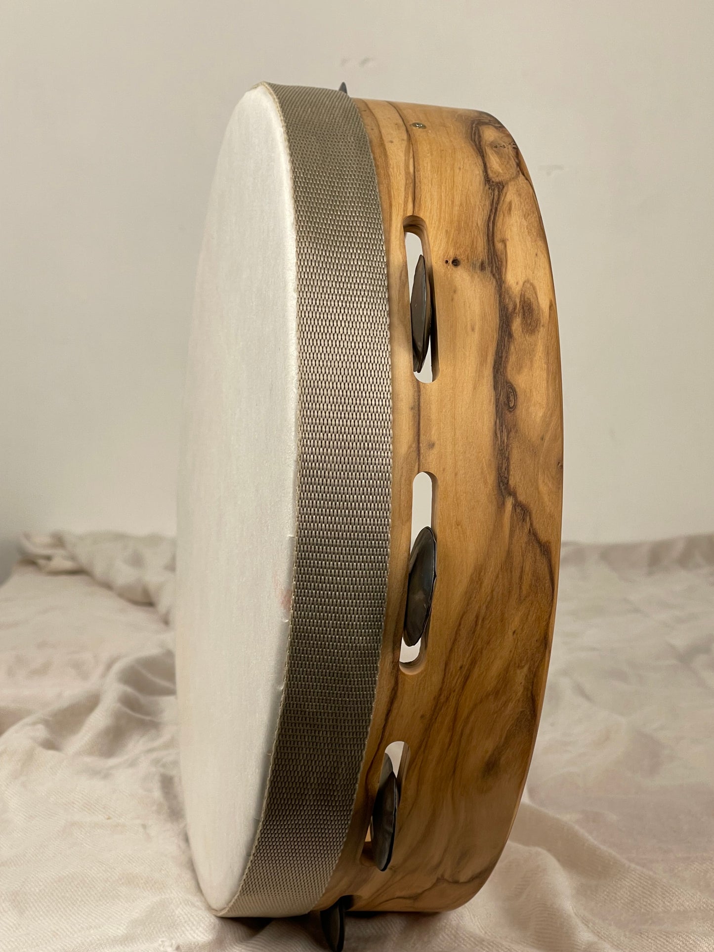 tamburello moderno in ulivo