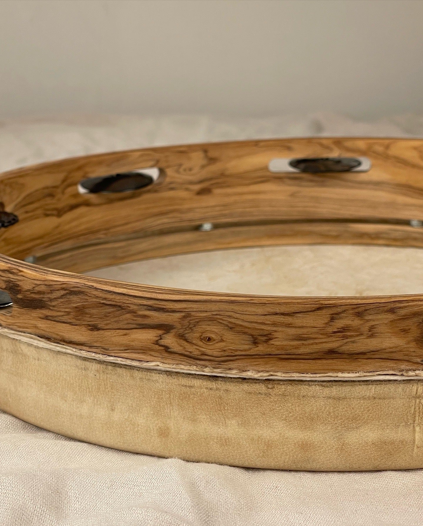 tamburello moderno ulivo e pelle di capretto