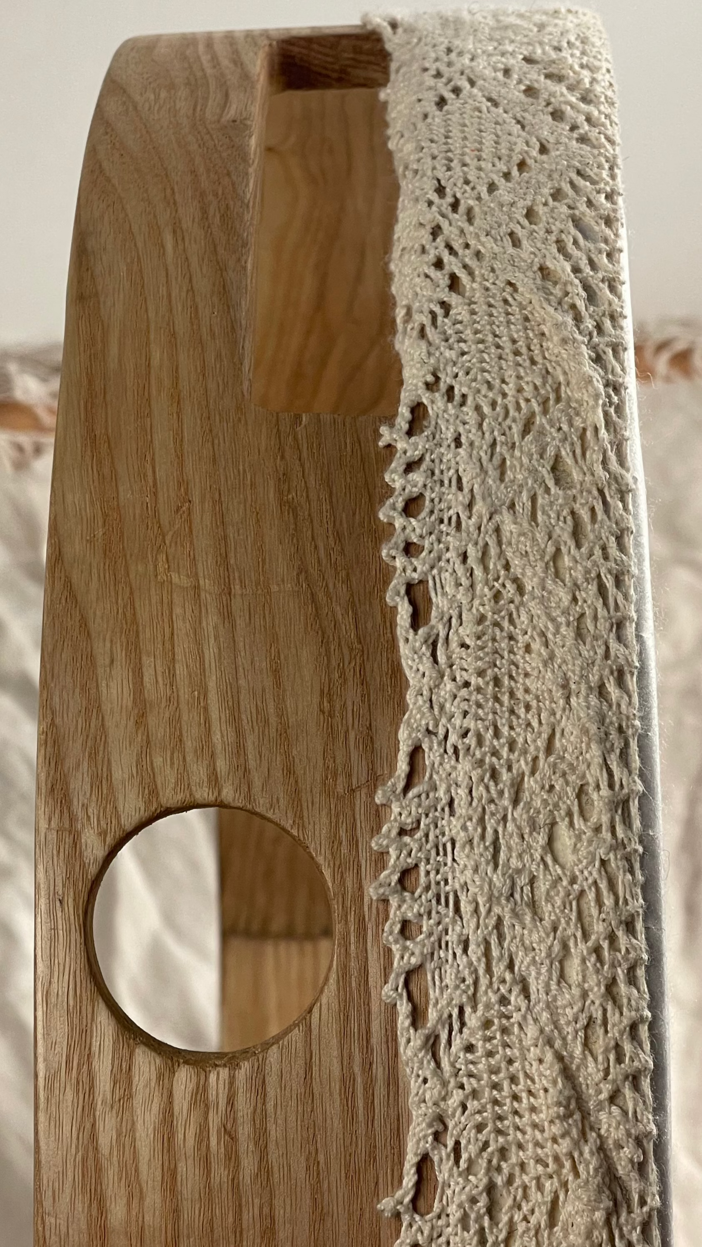 Side view showing 9 cm deep shell and lap-style cutout
