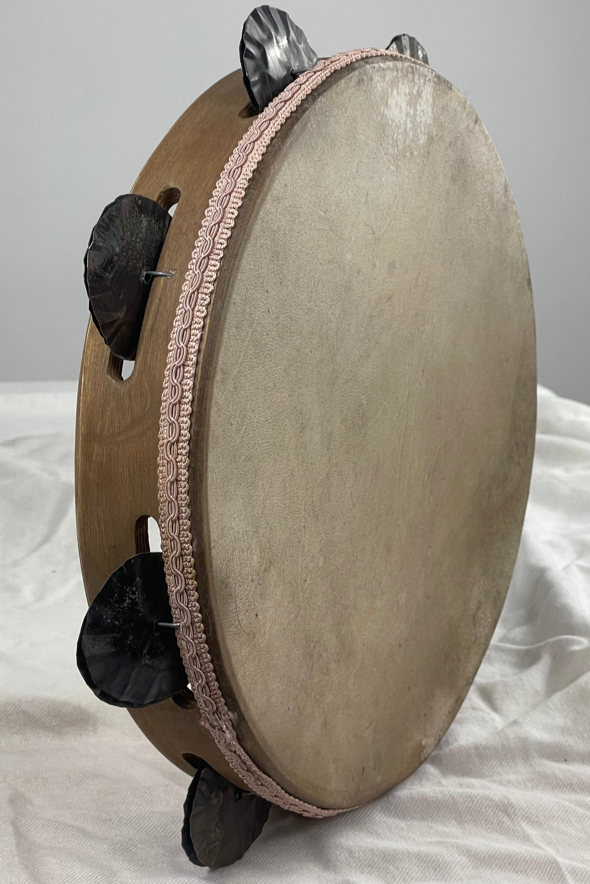 Traditional 33 cm tambourine with natural goat skin